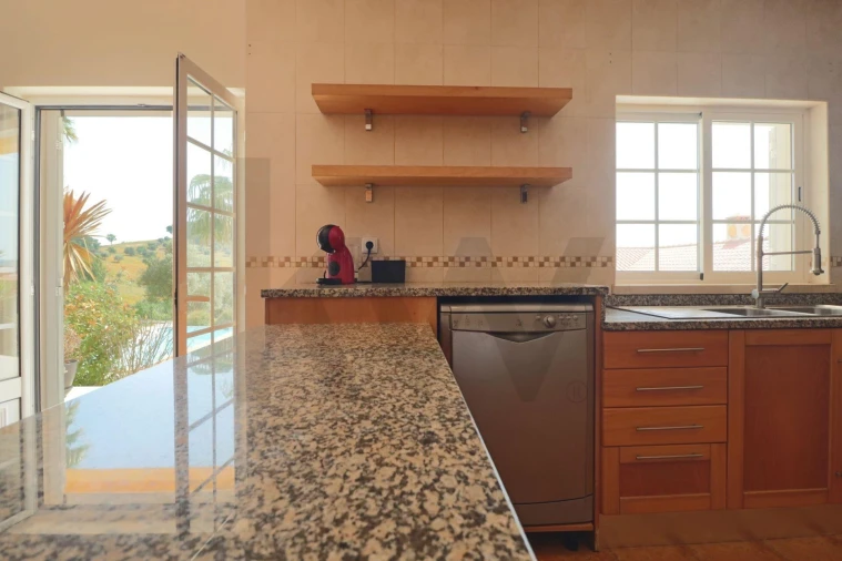 Moradia T5 para Venda em Moçarria Foto 9