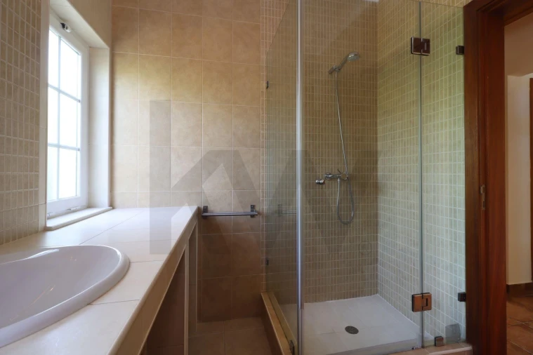 Moradia T5 para Venda em Moçarria Foto 24