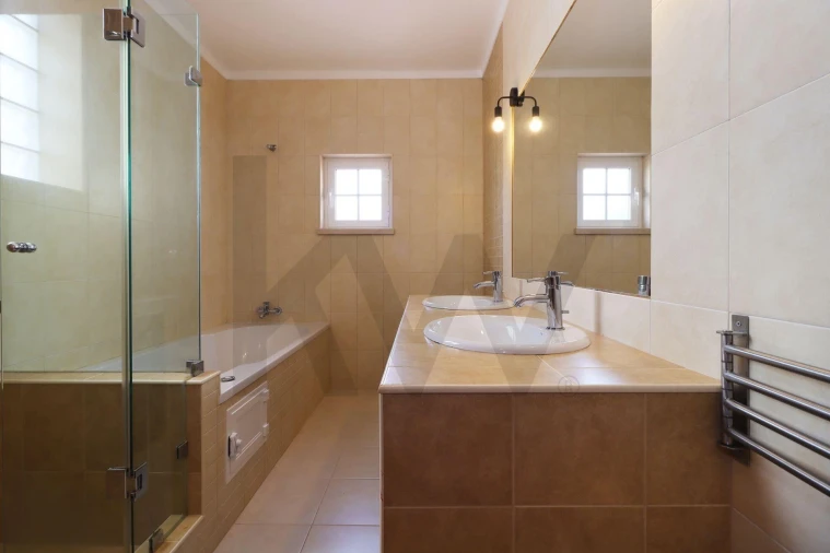 Moradia T5 para Venda em Moçarria Foto 32