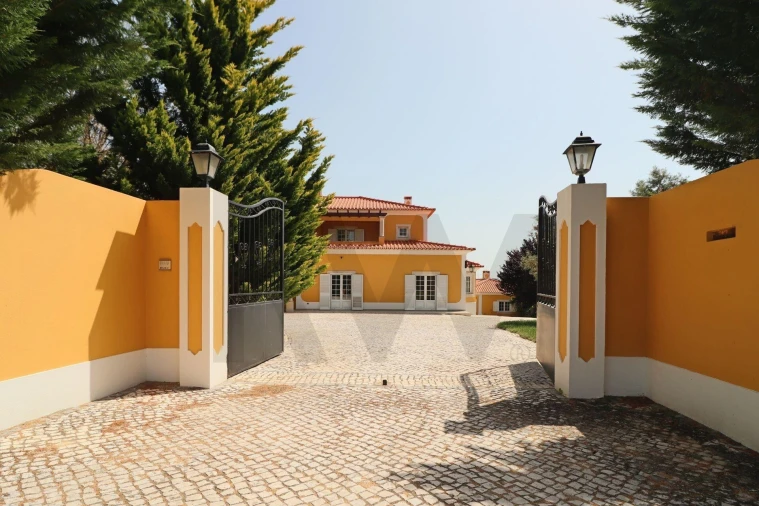 Moradia T5 para Venda em Moçarria Foto 2