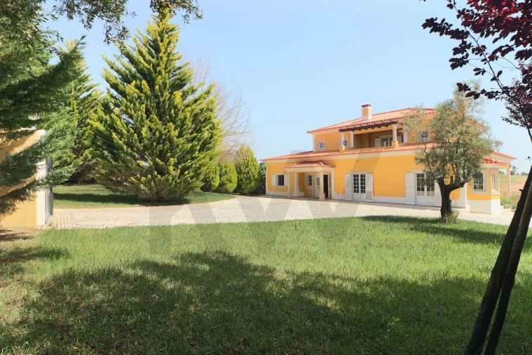 Moradia T5 para Venda em Moçarria Foto 54