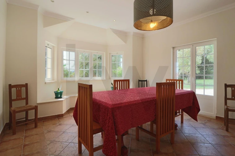 Moradia T5 para Venda em Moçarria Foto 13