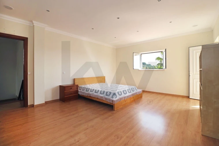 Moradia T5 para Venda em Moçarria Foto 33