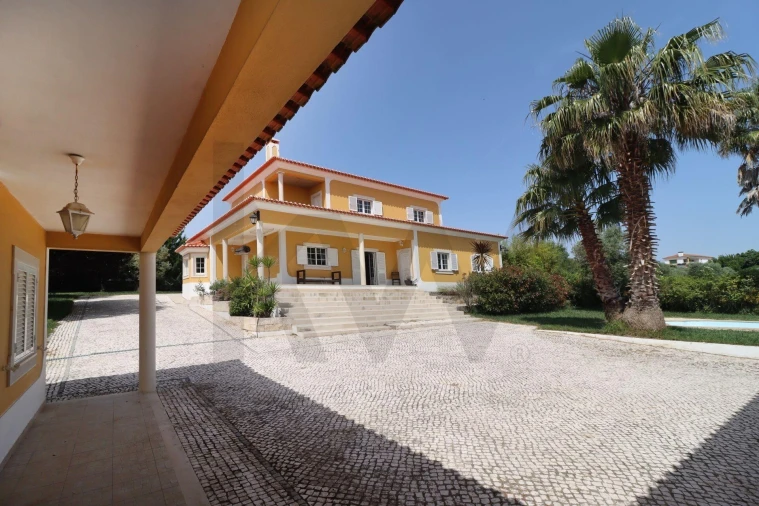 Moradia T5 para Venda em Moçarria Foto 46