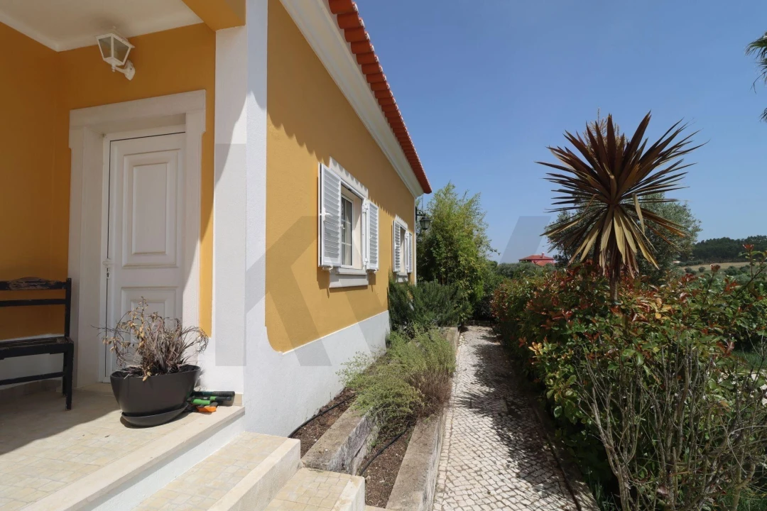 Moradia T5 para Venda em Moçarria Foto 52