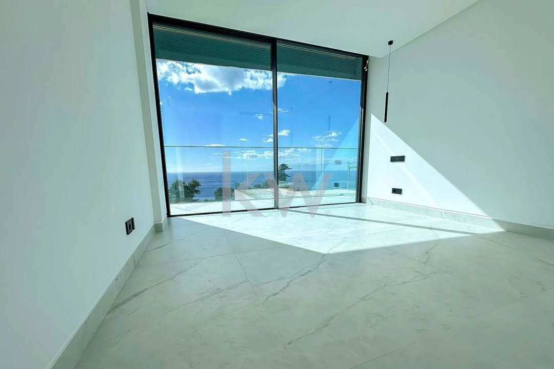 Moradia T4 para Venda em Funchal (Santa Maria Maior) Foto 13