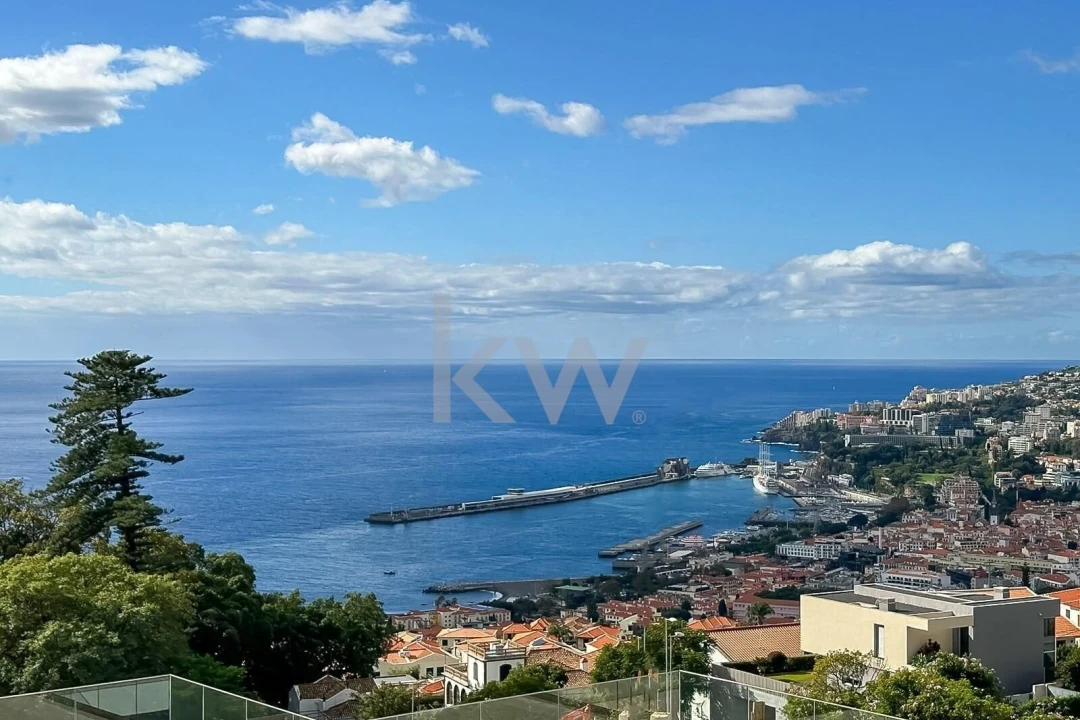 Moradia T4 para Venda em Funchal (Santa Maria Maior) Foto 42