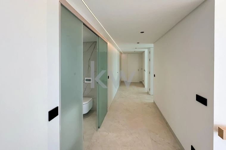 Moradia T4 para Venda em Funchal (Santa Maria Maior) Foto 16