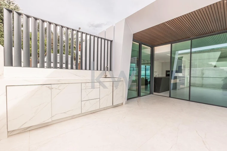 Moradia T4 para Venda em Funchal (Santa Maria Maior) Foto 26