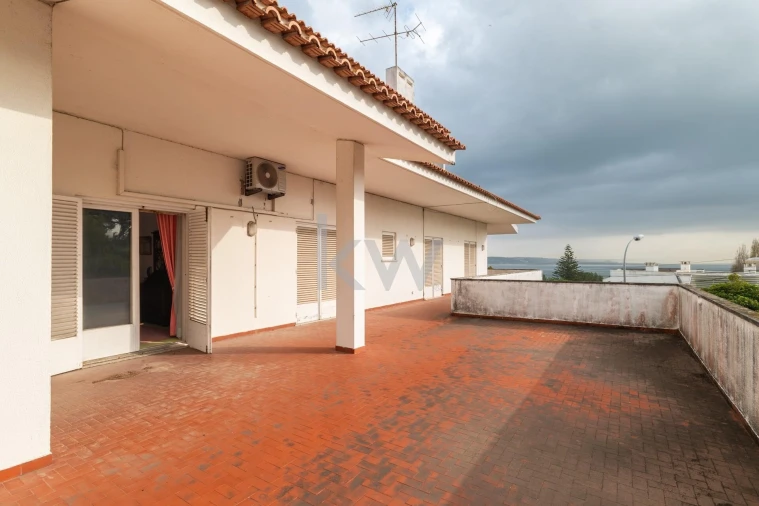 Moradia T5 para Venda em Oeiras e São Julião da Barra, Paço de Arcos e Caxias Foto 2