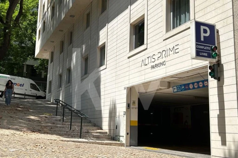 Negócio para Venda em Santo António Foto 1