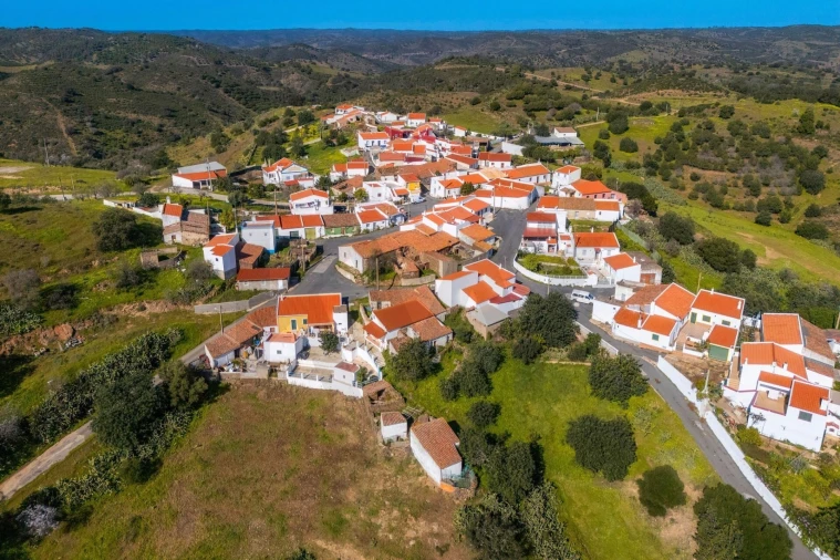 Moradia T4 para Venda em Odeleite Foto 23