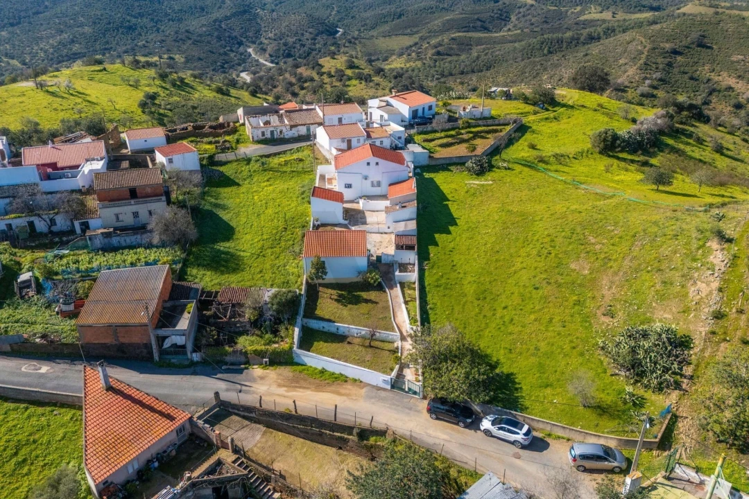 Moradia T4 para Venda em Odeleite Foto 14