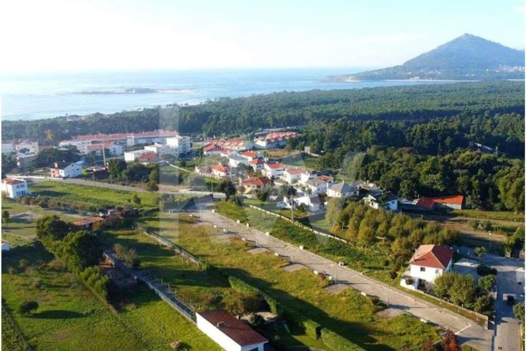 Terreno para Venda em Moledo e Cristelo Foto 1