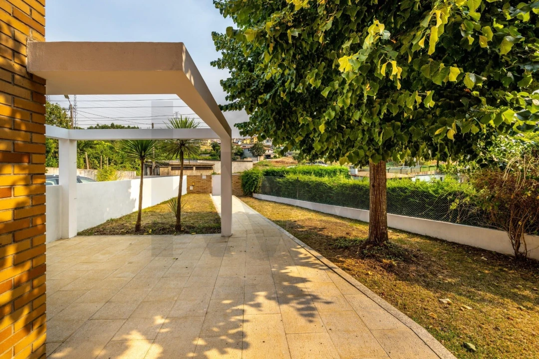 Moradia T5 para Venda em Campo e Sobrado Foto 3