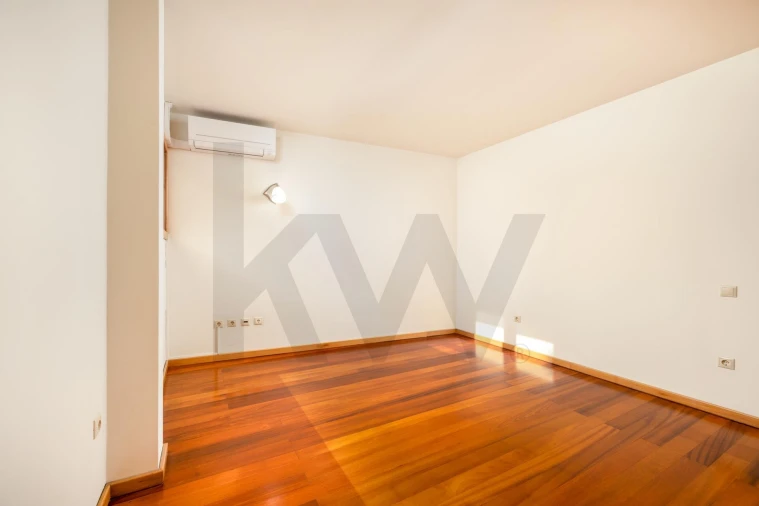 Moradia T5 para Venda em Campo e Sobrado Foto 35