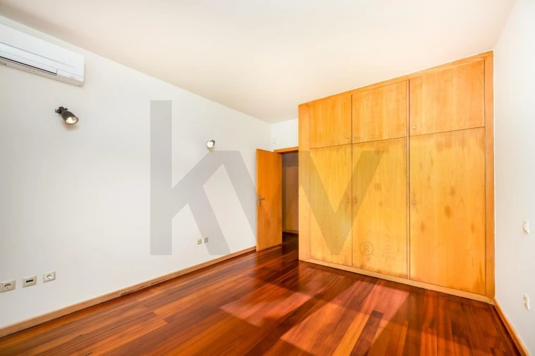 Moradia T5 para Venda em Campo e Sobrado Foto 33