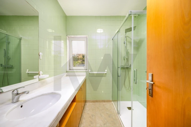 Moradia T5 para Venda em Campo e Sobrado Foto 23