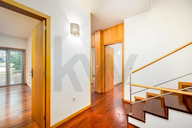 Moradia T5 para Venda em Campo e Sobrado Foto 21