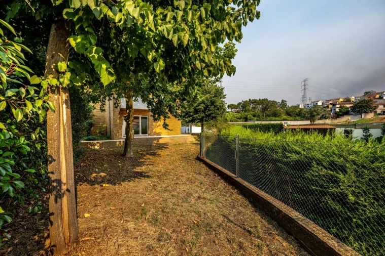 Moradia T5 para Venda em Campo e Sobrado Foto 8