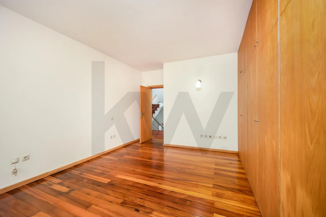 Moradia T5 para Venda em Campo e Sobrado Foto 34