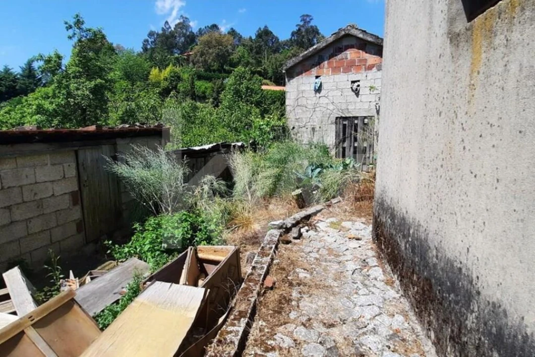 Moradia T3 para Venda em Basto Foto 40