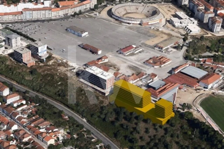 Terreno para Venda em Romeira e Várzea