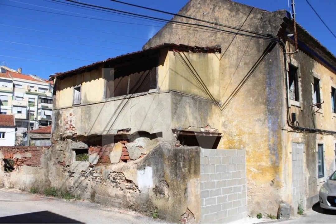 Terreno para Venda em Odivelas Foto 4