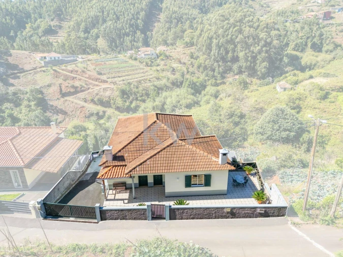 Moradia T3 para Venda em Santo Antonio da Serra Foto 4