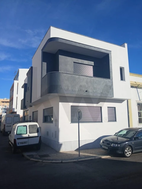 Moradia T3 para Venda em Faro (Sé e São Pedro)
