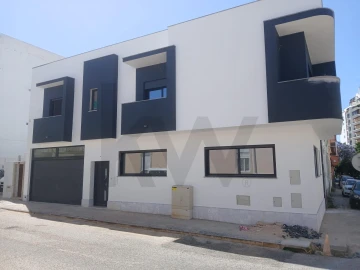 Moradia T3 para Venda em Faro (Sé e São Pedro)