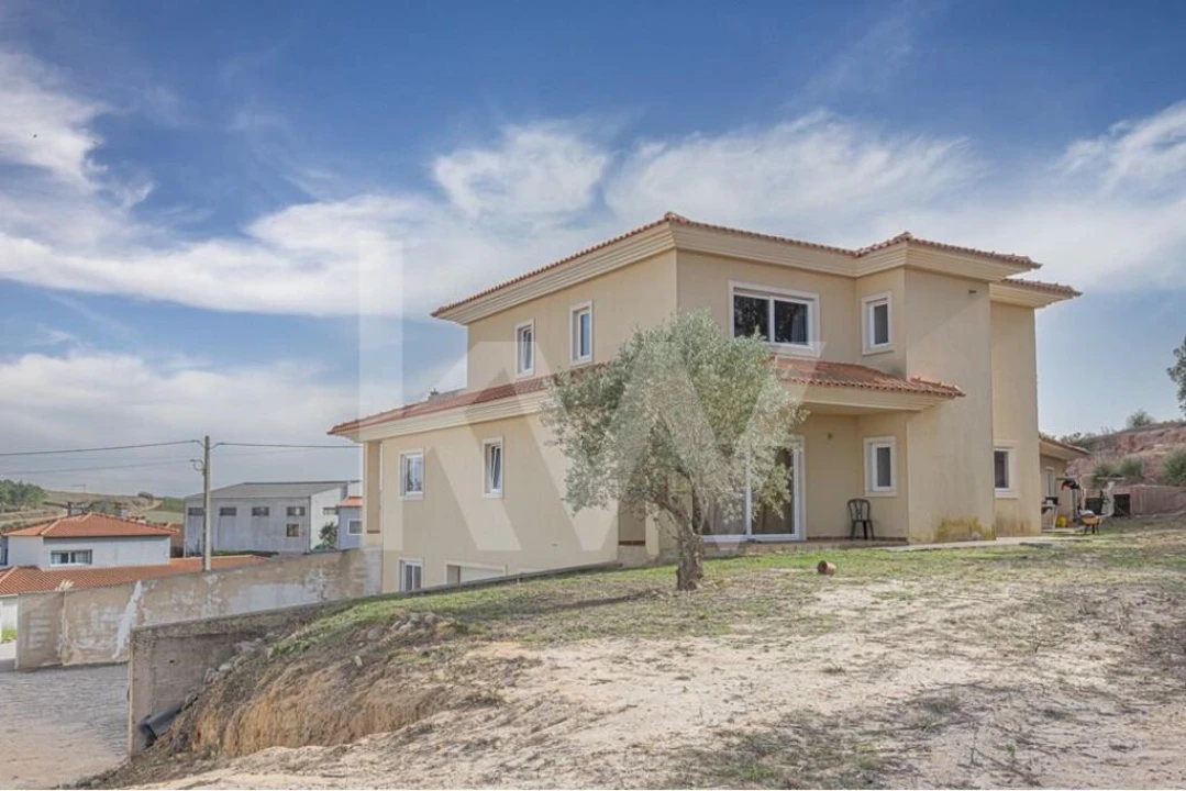 Moradia T5 para Venda em Ponte do Rol Foto 58