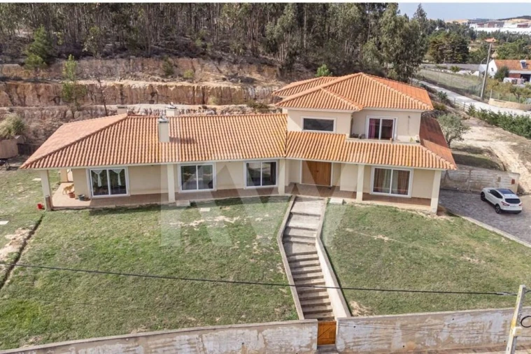 Moradia T5 para Venda em Ponte do Rol Foto 3