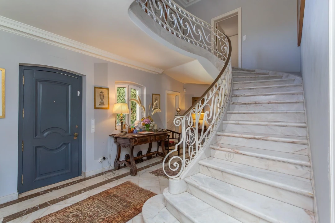 Moradia T5 para Arrendamento em Algés, Linda-A-Velha e Cruz Quebrada-Dafundo Foto 24