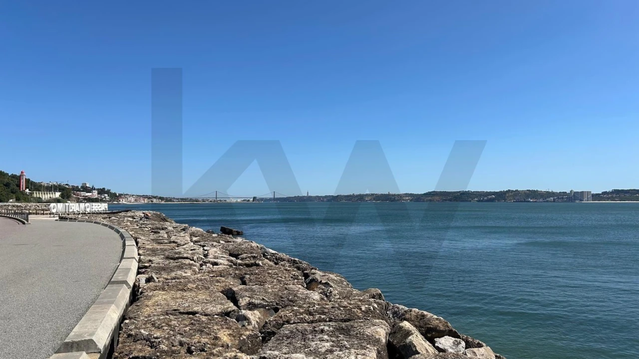 Moradia T5 para Arrendamento em Algés, Linda-A-Velha e Cruz Quebrada-Dafundo Foto 87