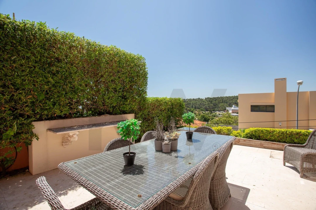 Moradia T5 para Arrendamento em Algés, Linda-A-Velha e Cruz Quebrada-Dafundo Foto 21