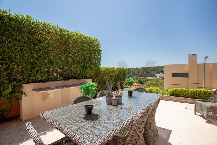 Moradia T5 para Arrendamento em Algés, Linda-A-Velha e Cruz Quebrada-Dafundo Foto 21