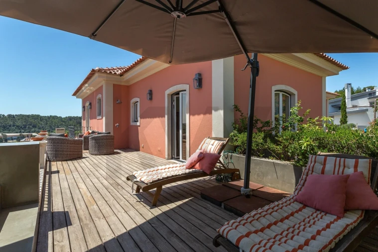 Moradia T5 para Arrendamento em Algés, Linda-A-Velha e Cruz Quebrada-Dafundo Foto 40