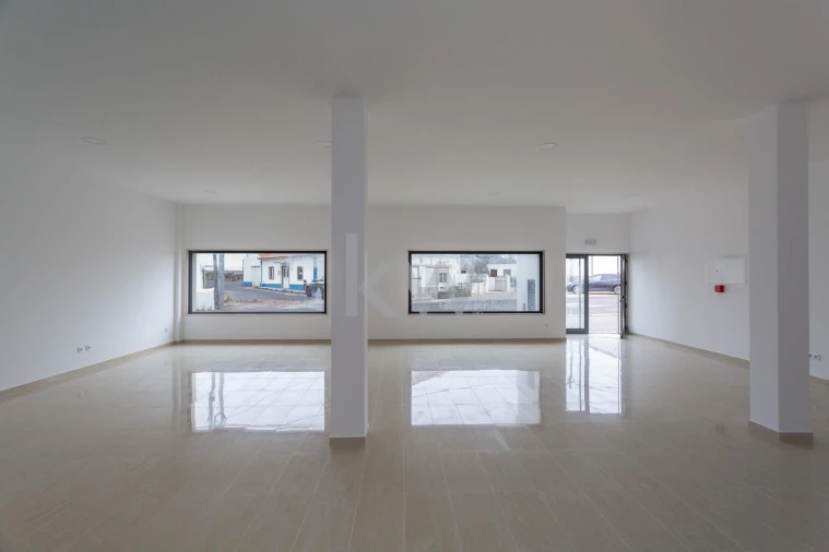 Loja para Venda em Carvoeira Foto 1