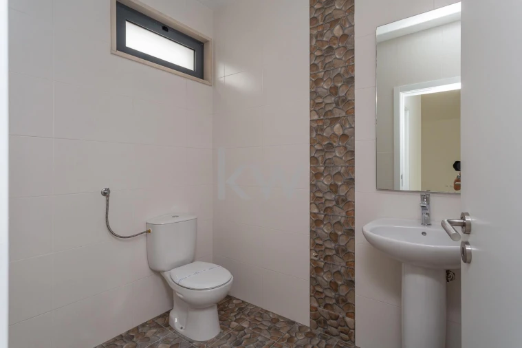 Loja para Venda em Carvoeira Foto 7