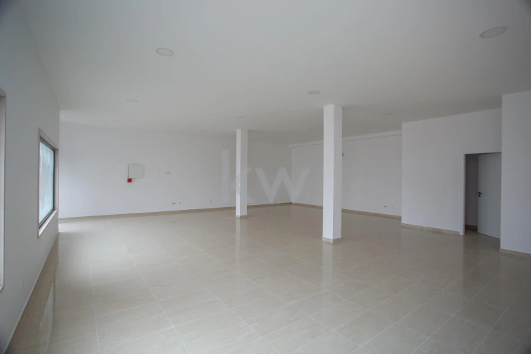 Loja para Venda em Carvoeira Foto 4