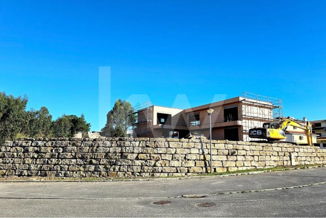 Moradia T4 para Venda em Queluz e Belas Foto 2