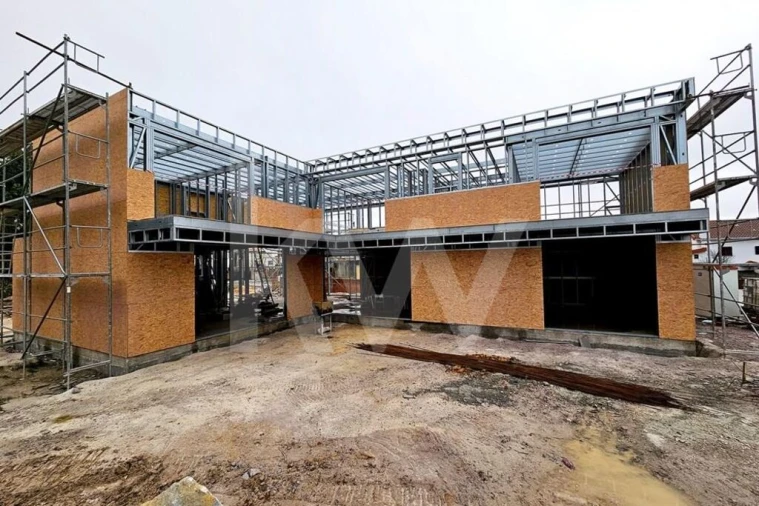 Moradia T4 para Venda em Queluz e Belas Foto 13