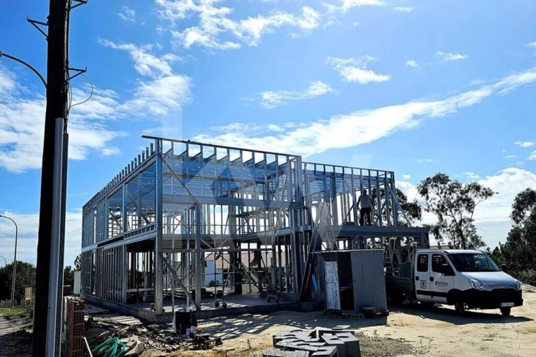 Moradia T4 para Venda em Queluz e Belas Foto 8