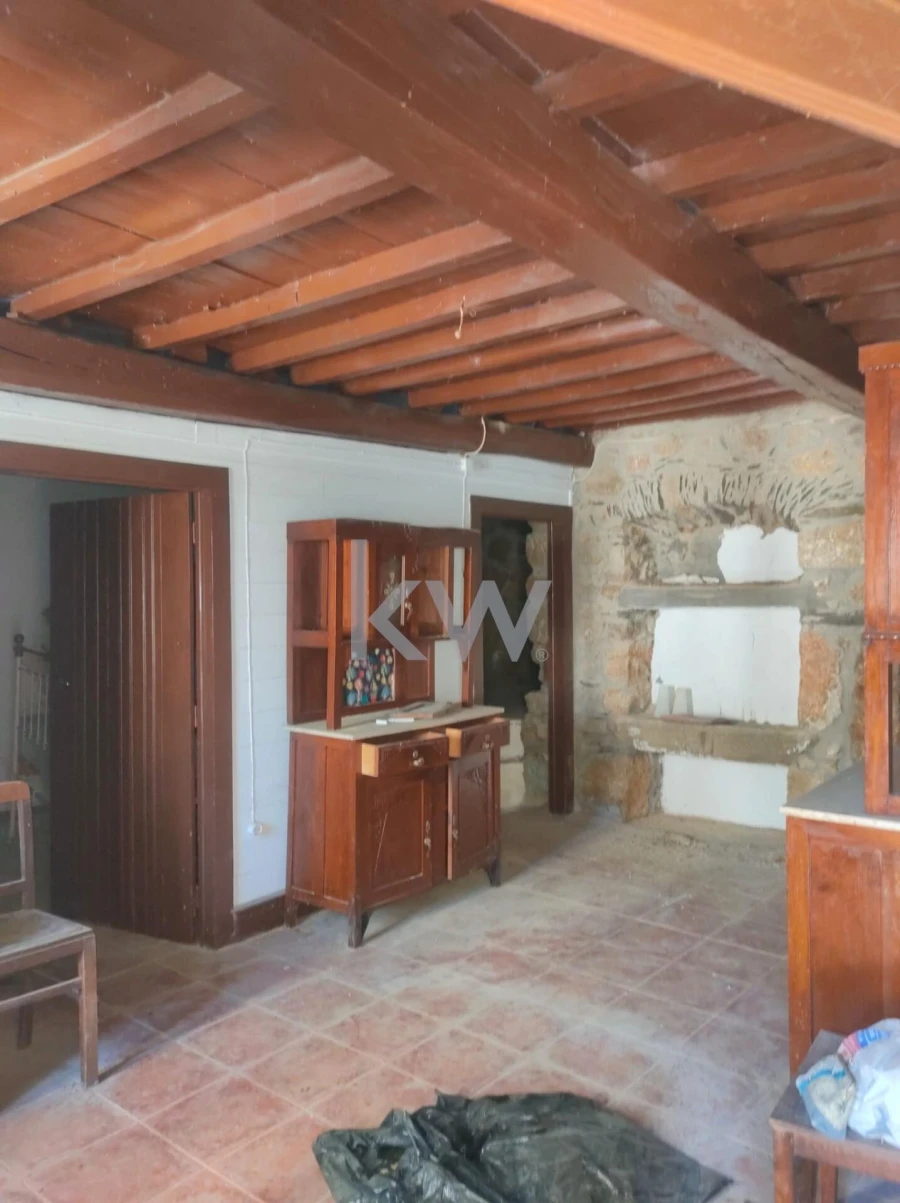 Moradia T4 para Venda em Monfortinho e Salvaterra do Extremo Foto 1