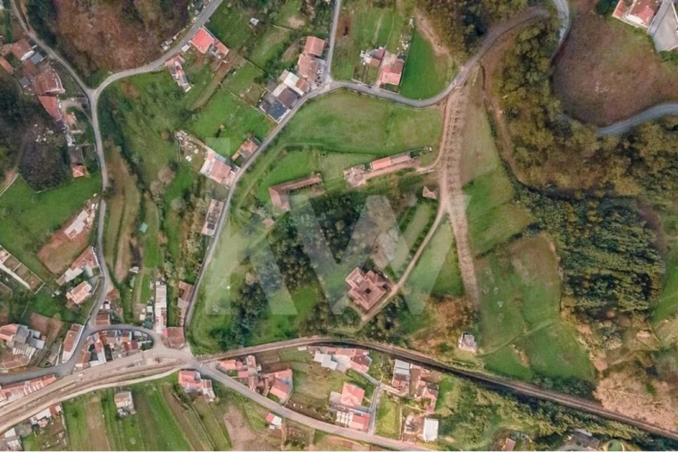 Moradia T9 para Venda em Travassô e Óis da Ribeira Foto 10