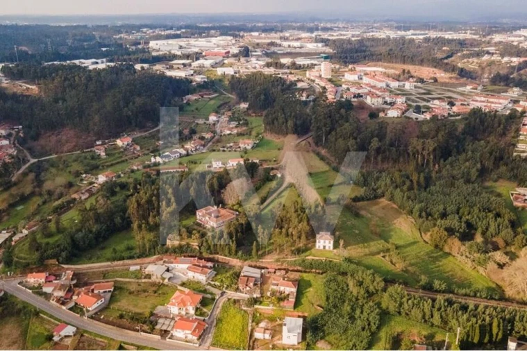 Moradia T9 para Venda em Travassô e Óis da Ribeira Foto 9