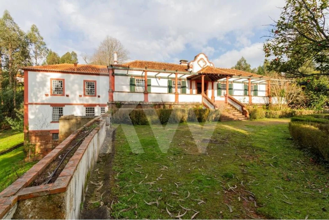 Moradia T9 para Venda em Travassô e Óis da Ribeira Foto 1