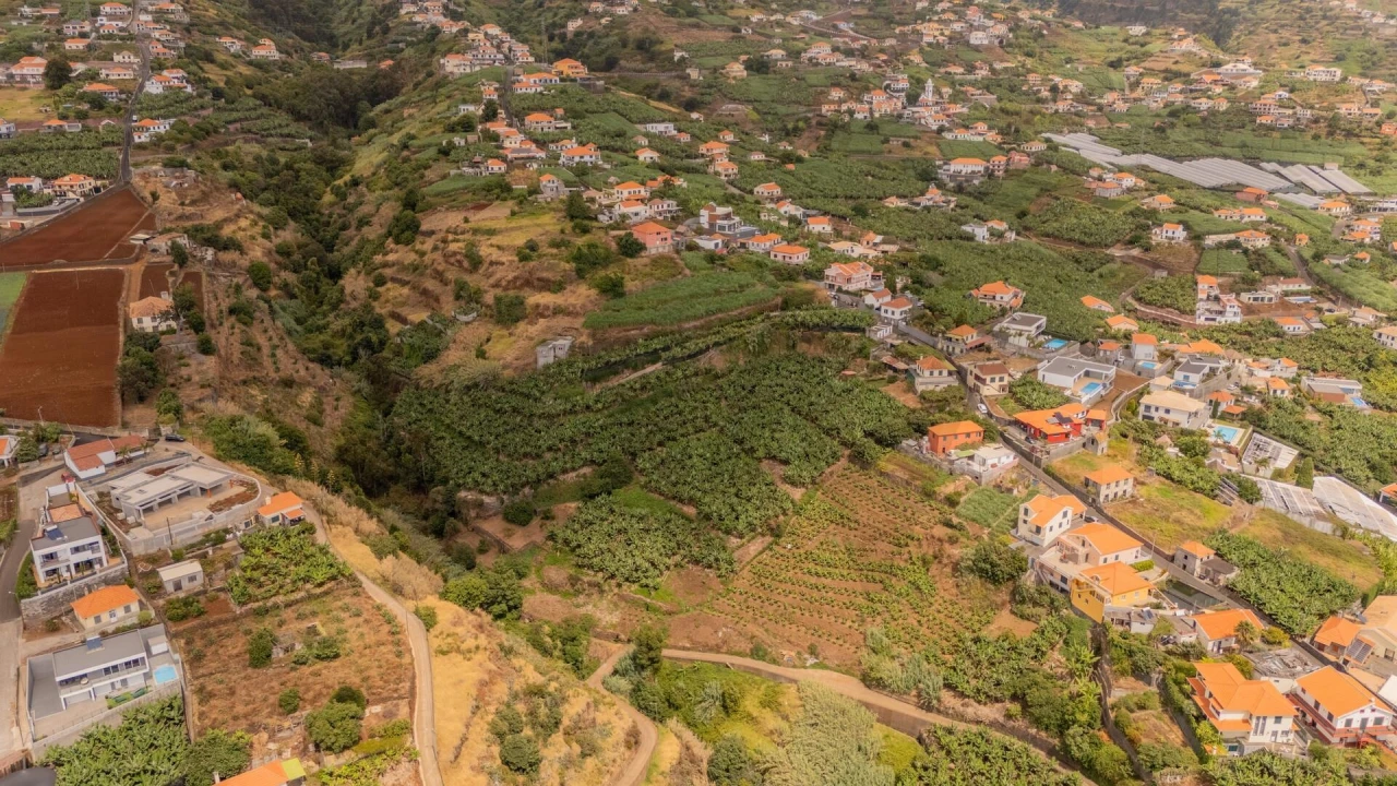 Terreno para Venda em Canhas Foto 9