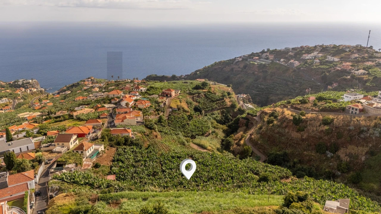 Terreno para Venda em Canhas Foto 1
